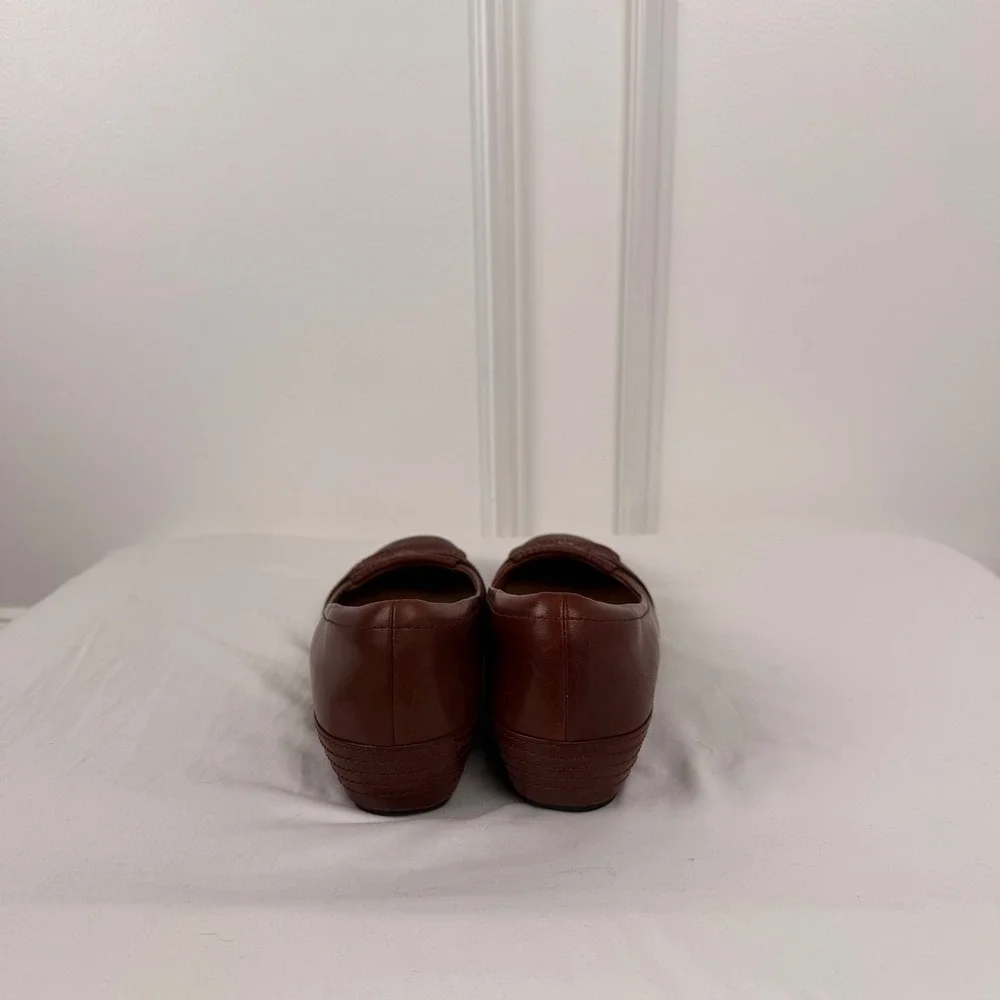 Clarks‎ Artisan Womens Brown Leather Wedge Loafers Round Toe Shoes 10M 66536